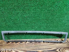 Заглушка (решетка) в бампер передний Audi A6, 2001 г.