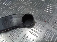 Патрубок воздушного фильтра Volkswagen Passat, 2004 г.