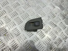 Кнопка стеклоподъемника переднего правого Audi A6, 2001 г.