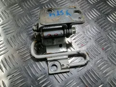 Петля двери задней правой Volkswagen Passat, 2010 г.