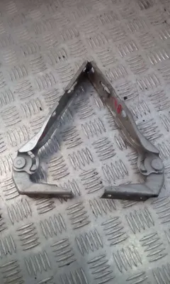 Петля капота Audi A4, 2002 г.