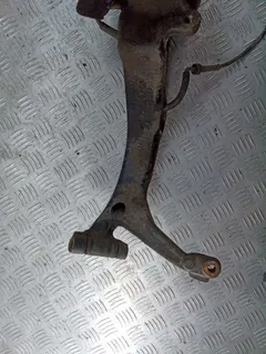 Кулак поворотный правый Audi A4, 1997 г.