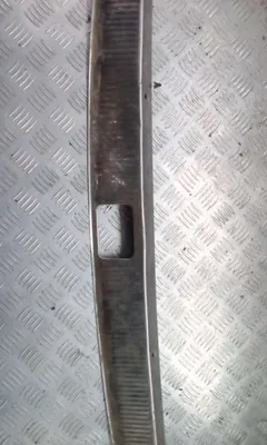 Накладка внутренняя на заднюю панель кузова Audi A6 allroad, 2002 г.