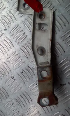 Петля капота Volkswagen Golf, 2000 г.