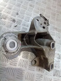 Кронштейн стабилизатора Audi A4, 2003 г.