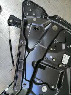 Стеклоподъемник электрический передний правый Volkswagen Passat, 2012 г.