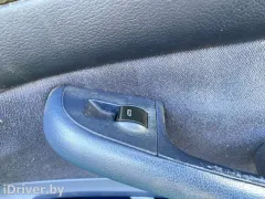 Кнопка стеклоподъемника переднего правого Audi A6, 1998 г.