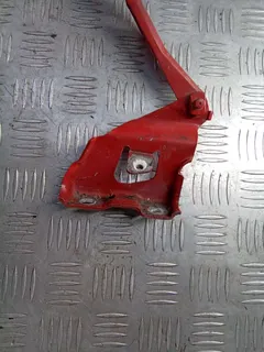 Петля капота левая Audi A4, 2008 г.