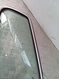 Стекло кузовное боковое правое Volkswagen Passat, 2012 г.
