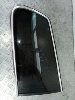 Стекло кузовное боковое правое Volkswagen Passat, 2010 г.