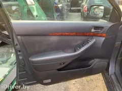 Обшивка двери (дверная карта) комплект Toyota Avensis, 2005 г.