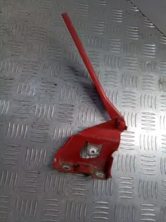 Петля капота левая Audi A4, 2008 г.