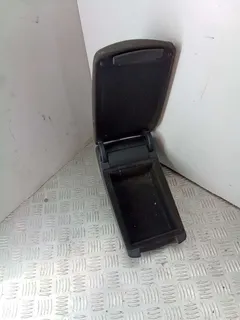 Подлокотник Audi A6, 2006 г.