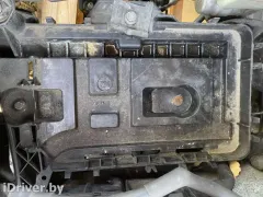 Полка аккумулятора Volkswagen Passat, 2005 г.