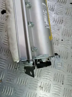 Подушка безопасности пассажира Volkswagen Touareg, 2008 г.