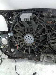 Передняя панель крепления облицовки (телевизор) Audi A4, 2003 г.