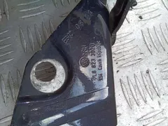 Петля капота правая Volkswagen Touareg, 2008 г.