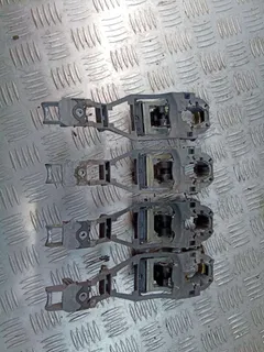 Скелет ручки наружной передней левой Volkswagen Passat, 2003 г.