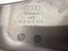 Пластик моторного отсека Audi Q7, 2007 г.