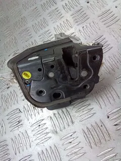 Замок двери передней левой Audi A4, 2006 г.