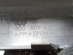 Заглушка (решетка) в бампер передний Volkswagen Passat, 2010 г.
