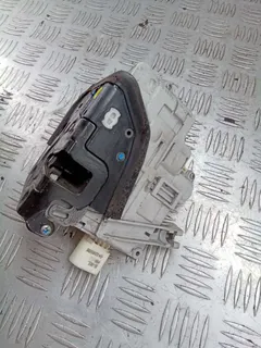 Замок двери передней левой Audi A4, 2006 г.