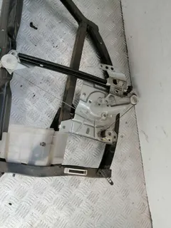 Стеклоподъемник задний левый Audi A4, 2000 г.