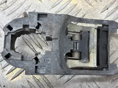 Скелет ручки наружной передней левой Volkswagen Passat, 1999 г.