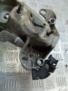 Кронштейн стабилизатора Audi A4, 2003 г.