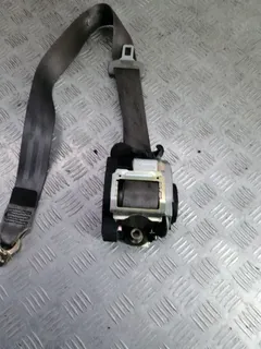 Ремень безопасности передний правый Volkswagen Passat, 2003 г.