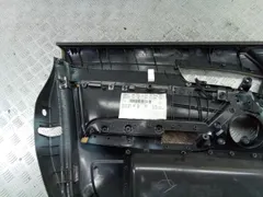 Обшивка двери передней правой (дверная карта) Audi A6, 2005 г.