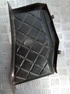 Крышка корпуса салонного фильтра Audi A4, 2002 г.