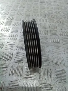 Шкив помпы Audi A4, 2009 г.