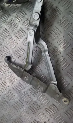 Петля крышки багажника Audi A6, 1998 г.