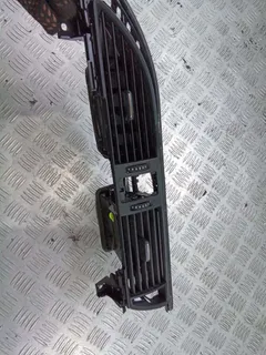 Дефлектор обдува салона Audi A6, 2012 г.