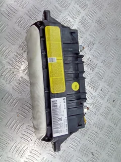 Подушка безопасности пассажира Volkswagen Passat, 2007 г.
