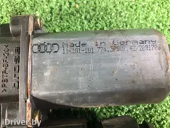 Моторчик стеклоподъемника передний левый Audi A3, 1996 г.