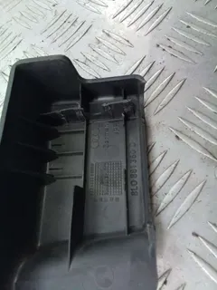 Пластик салазок сиденья Audi A6, 2001 г.