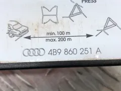 Знак аварийной остановки Audi A6, 2001 г.