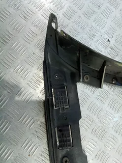 Кронштейн крепления бампера заднего Volkswagen Passat, 2003 г.