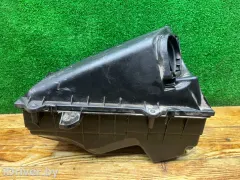 Корпус воздушного фильтра Volkswagen Golf, 2000 г.