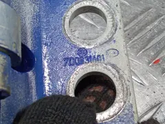 Петля двери передней правой Volkswagen Transporter, 2001 г.