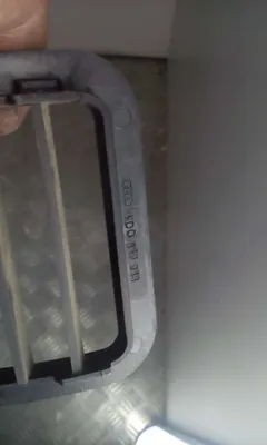 Дефлектор обдува салона Audi A8, 2001 г.