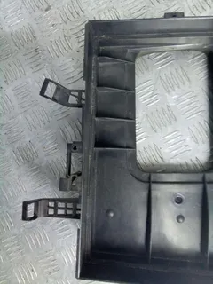 Крышка корпуса салонного фильтра Audi A4, 2003 г.