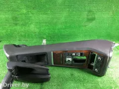 Подлокотник Audi A8, 2004 г.