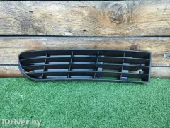 Заглушка (решетка) в бампер Audi A6, 1994 г.