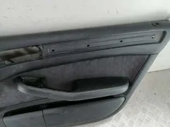 Обшивка двери передней правой (дверная карта) Audi A6, 2000 г.
