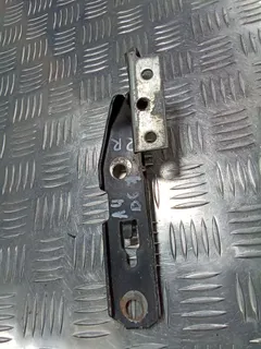 Петля капота правая Audi A4, 2003 г.