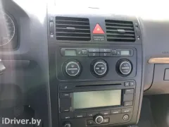 Рамка под магнитолу Volkswagen Touran, 2006 г.