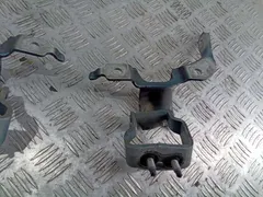Петля крышки багажника Audi A4, 2004 г.